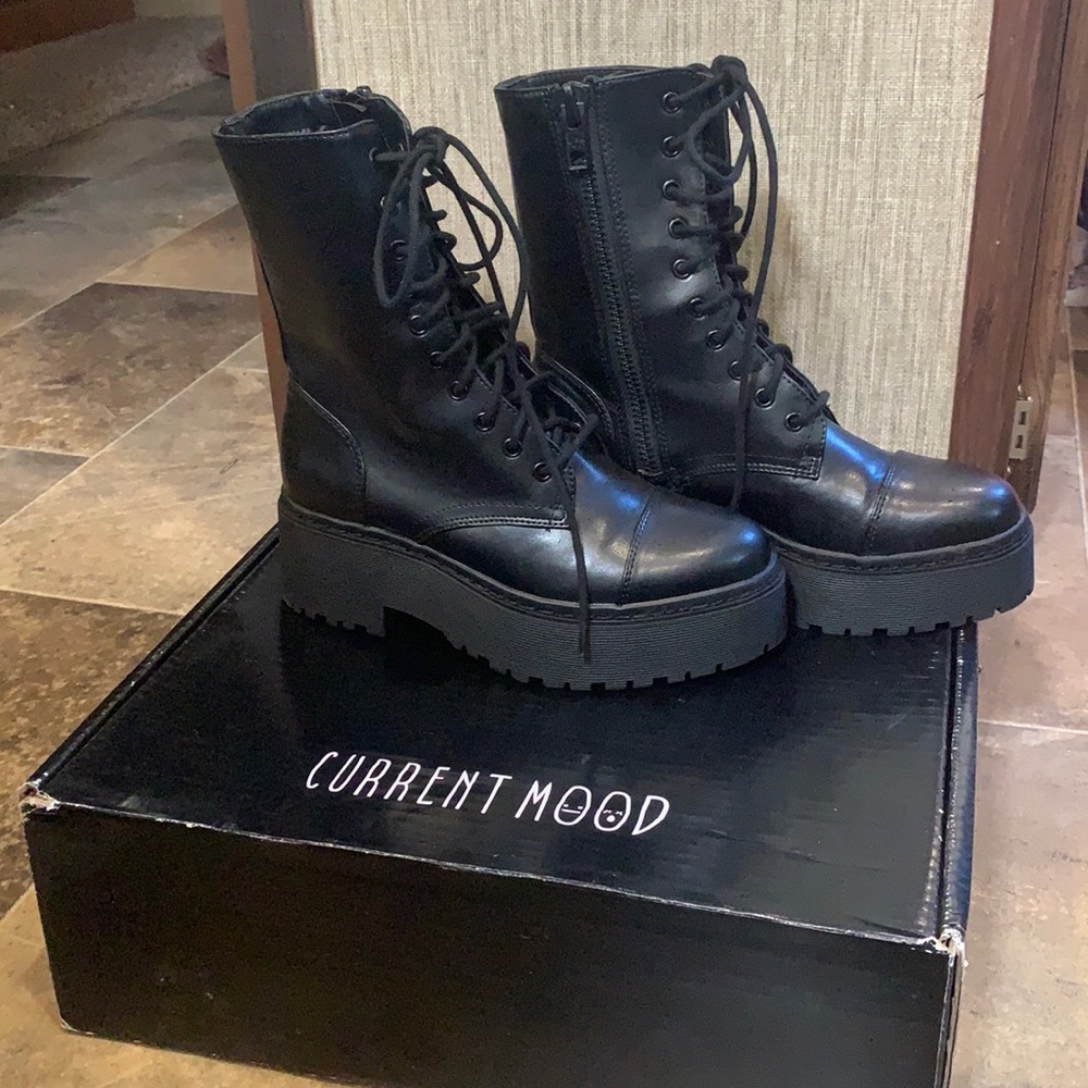 Current mode combat like boots